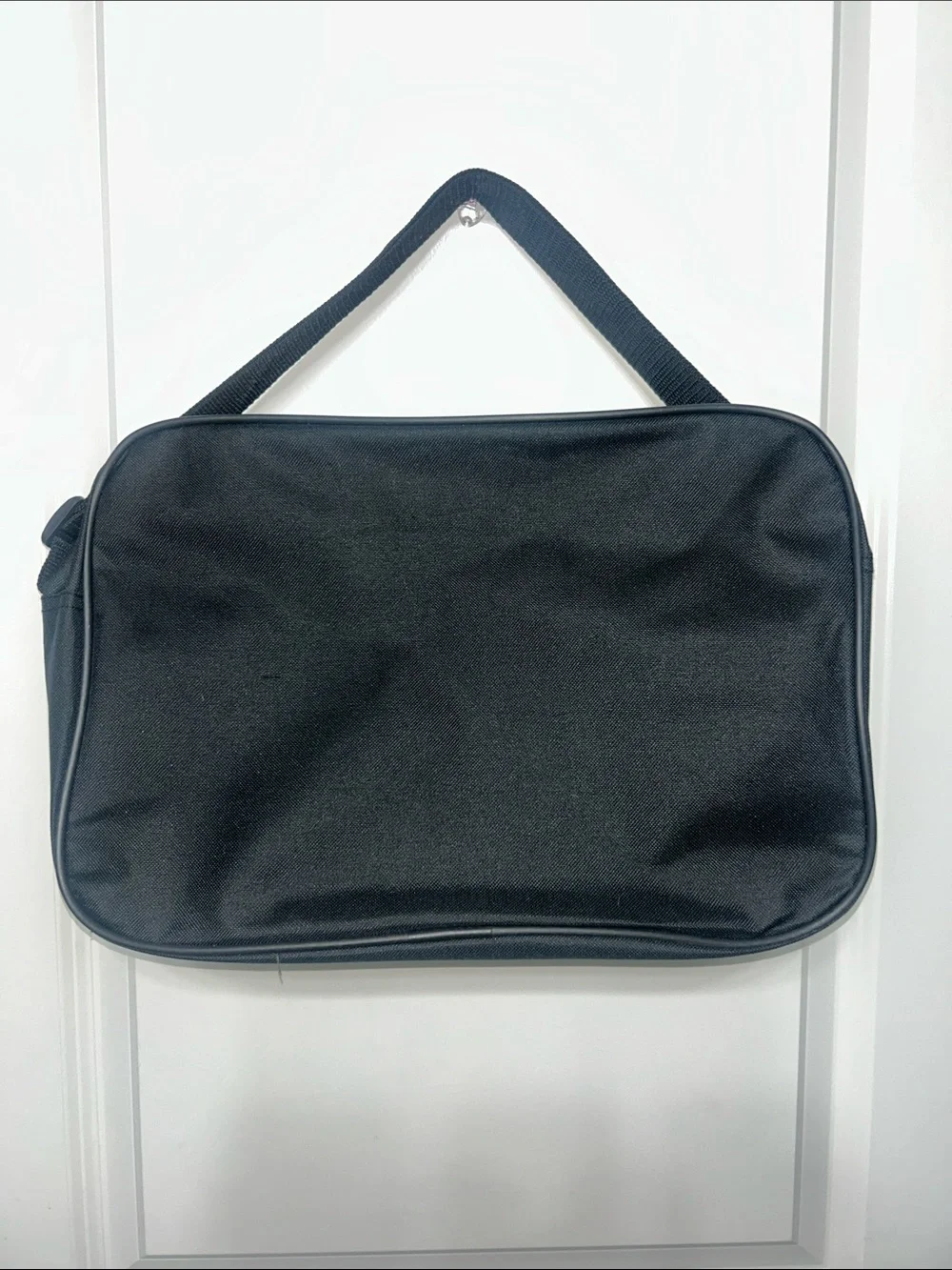 Sonoma Black travel shoulder bag
